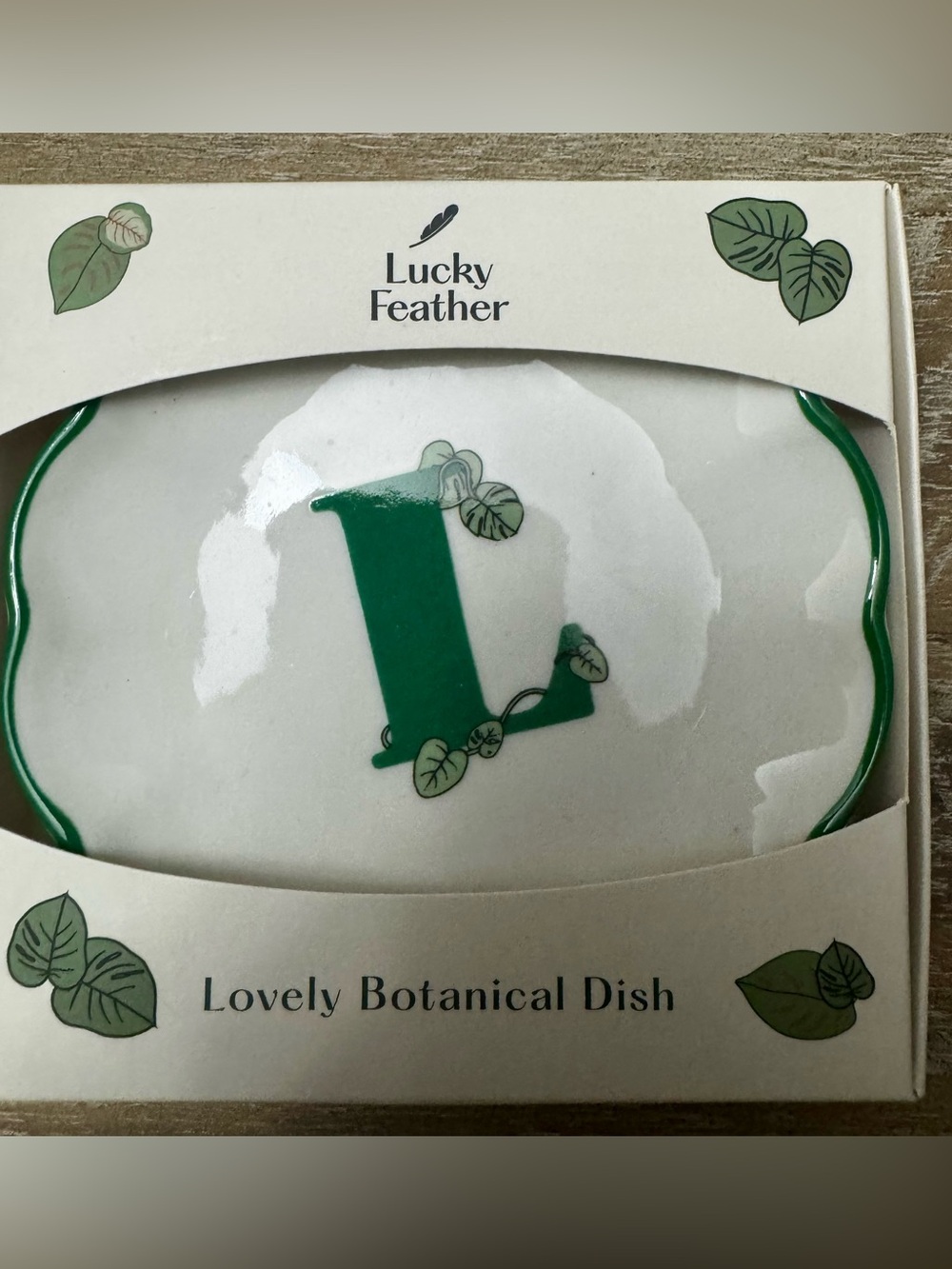 🪶 Lucky Feather 'L’ Botanical Trinket Dish in Green - new in box